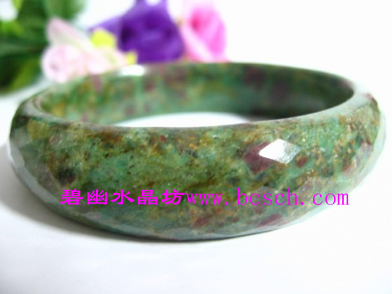 天然红绿宝刻面手镯